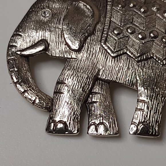 Awesome Silver Tone Metal Elephant Brooch - Picture 6 of 12